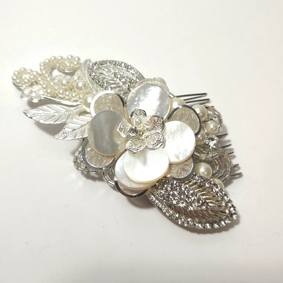 David's Bridal Mother of Pearl Mixed Media Flower Hair Comb STYLE# C9079 - Picture 9 of 11